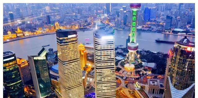 上海喜迎新地标建筑，坐拥245套商铺，旁边就是国家3A古镇