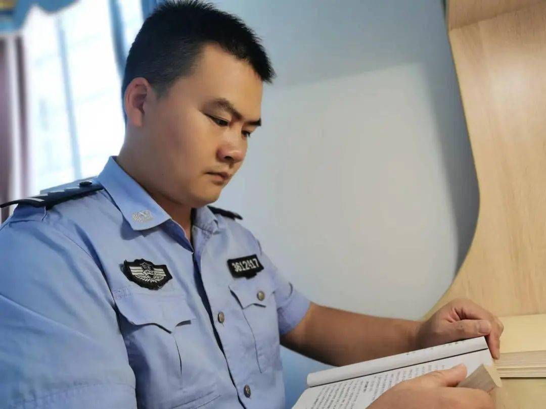2019年10月,我经过省考招录入警,来到赣西监狱工作.