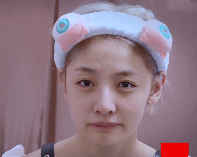 硬糖少女成员的素颜照,赵粤眼袋明显,陈卓璇清新,王艺瑾不愧是门面