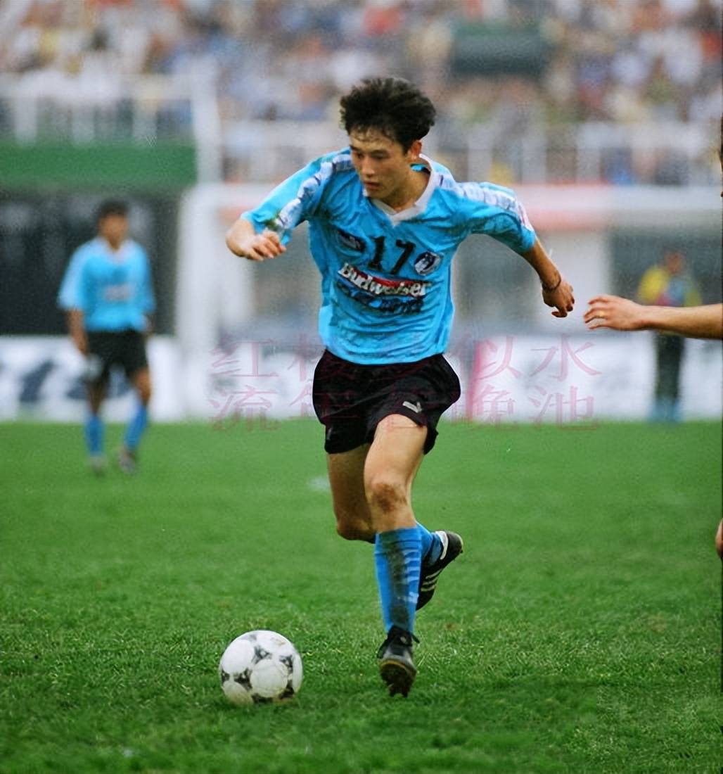 大连足球历史今天:1996年9月8日古城普兰店首次主办甲a,大连万达豪取5