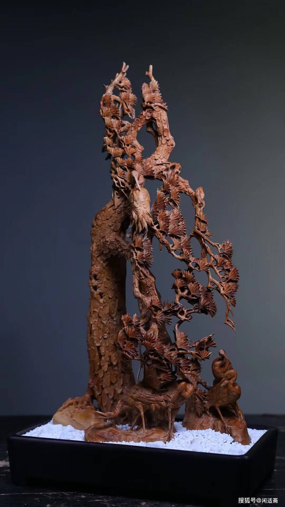 富贵长寿,松鹤延年,老山檀香木雕工艺珍赏_松树_紫檀_小叶