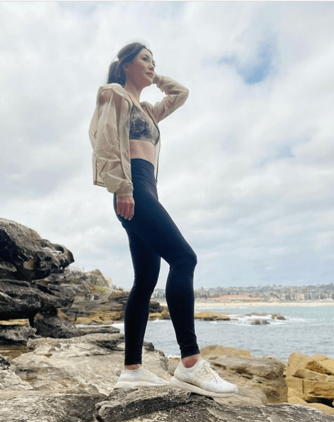 《倚天屠龙记》"张无忌母亲"郭妃丽近照曝光 和20年前一样美_演艺圈