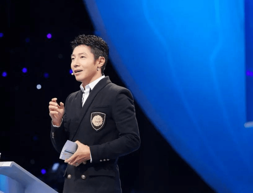 在撒贝宁那么多闪光的优点面前,他的所有缺点都显得黯淡无光_节目