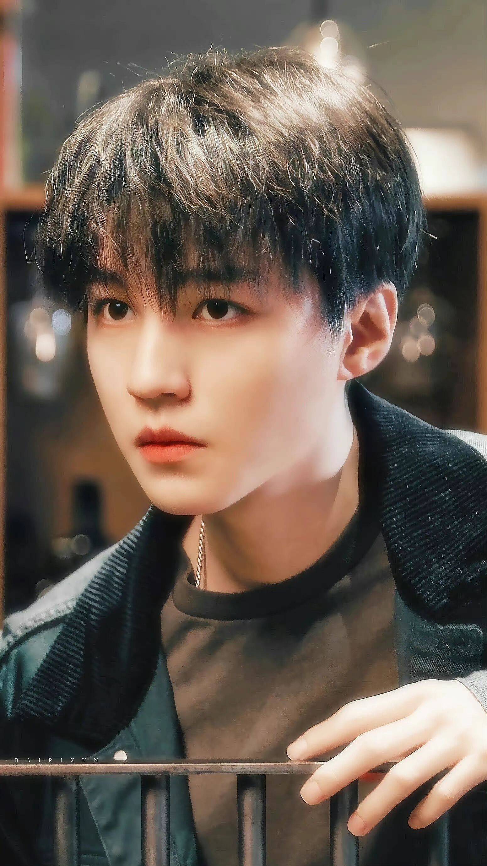 王俊凯"三一其随"的颜值,不仅能征服男主持,也是六公主的宠儿