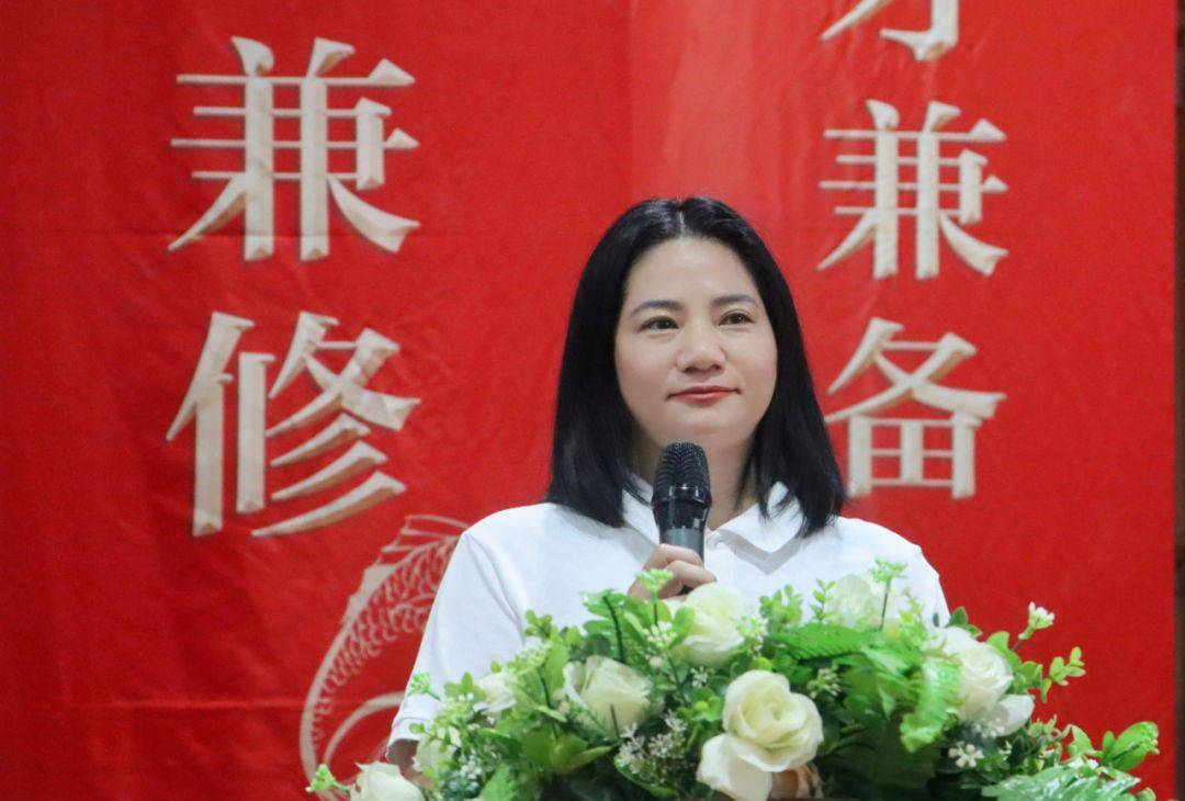 【委员风采】商南花:"花儿校长"倾情教育事业,学生喜欢的她都愿意尝试