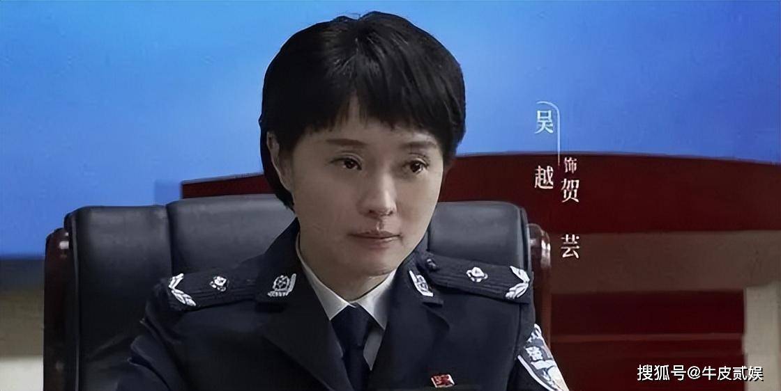 10位穿警服的女星:有人形神兼备,有人浮夸搞笑,差距太大_气质_王茜
