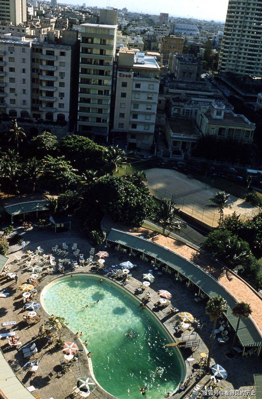 老照片 1955年的古巴 革命前的首都哈瓦那很是繁华_西奥·巴蒂斯塔