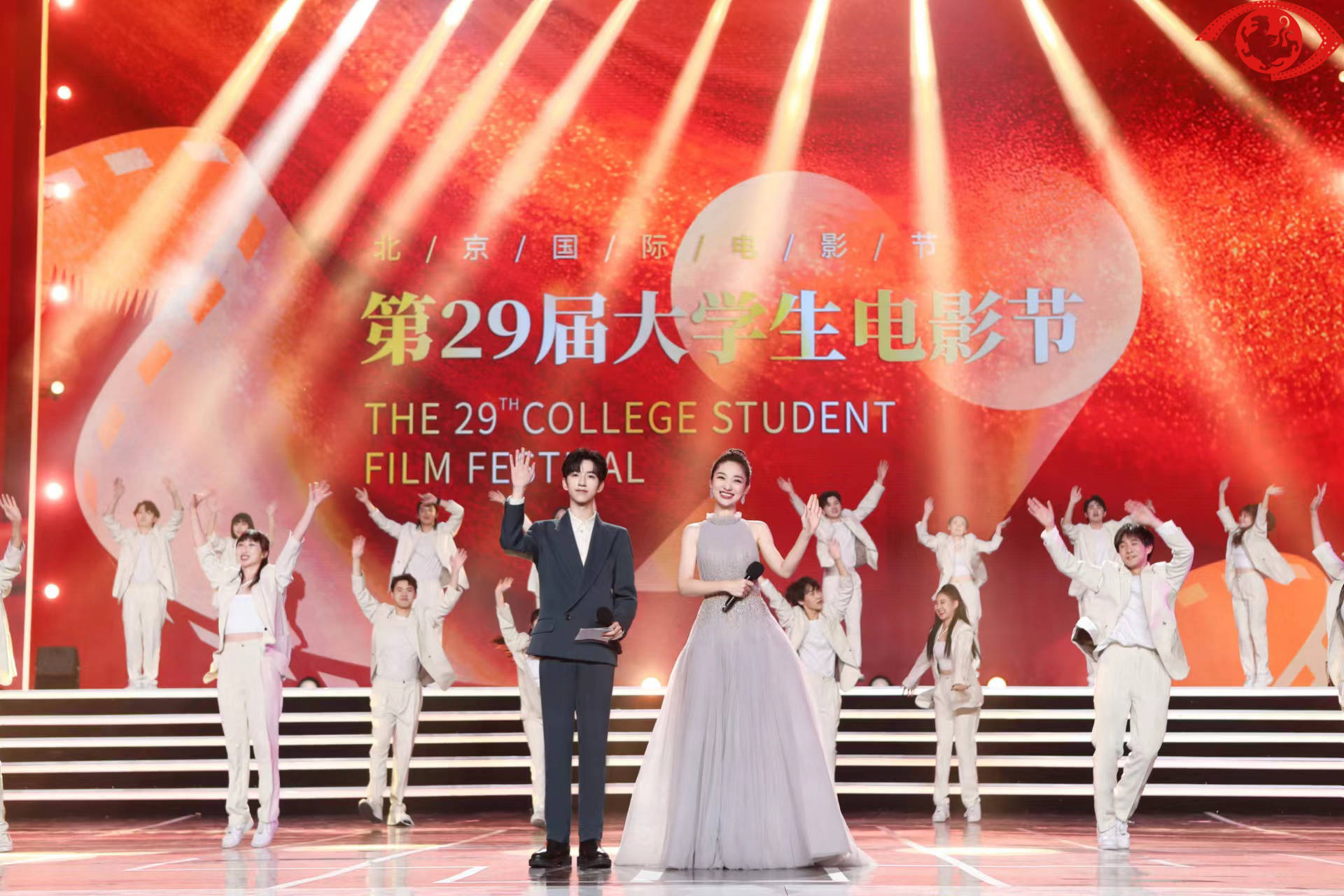 《邓小平小道》获最受大学生欢迎年度影片荣誉 文牧野徐克获年度导演荣誉