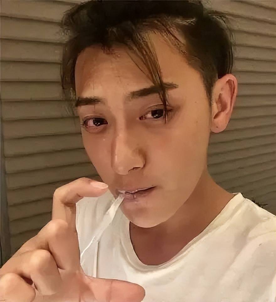 肖战经历了"227事件"之后,还能牢牢坐稳"顶级流量"这把椅子,肖战还是