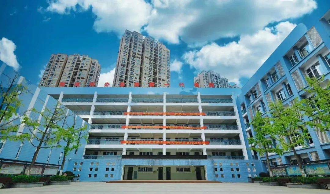 国旗下的讲话|武汉盘龙城经济开发区名流学校:感念师恩_湖北省委_黄陂