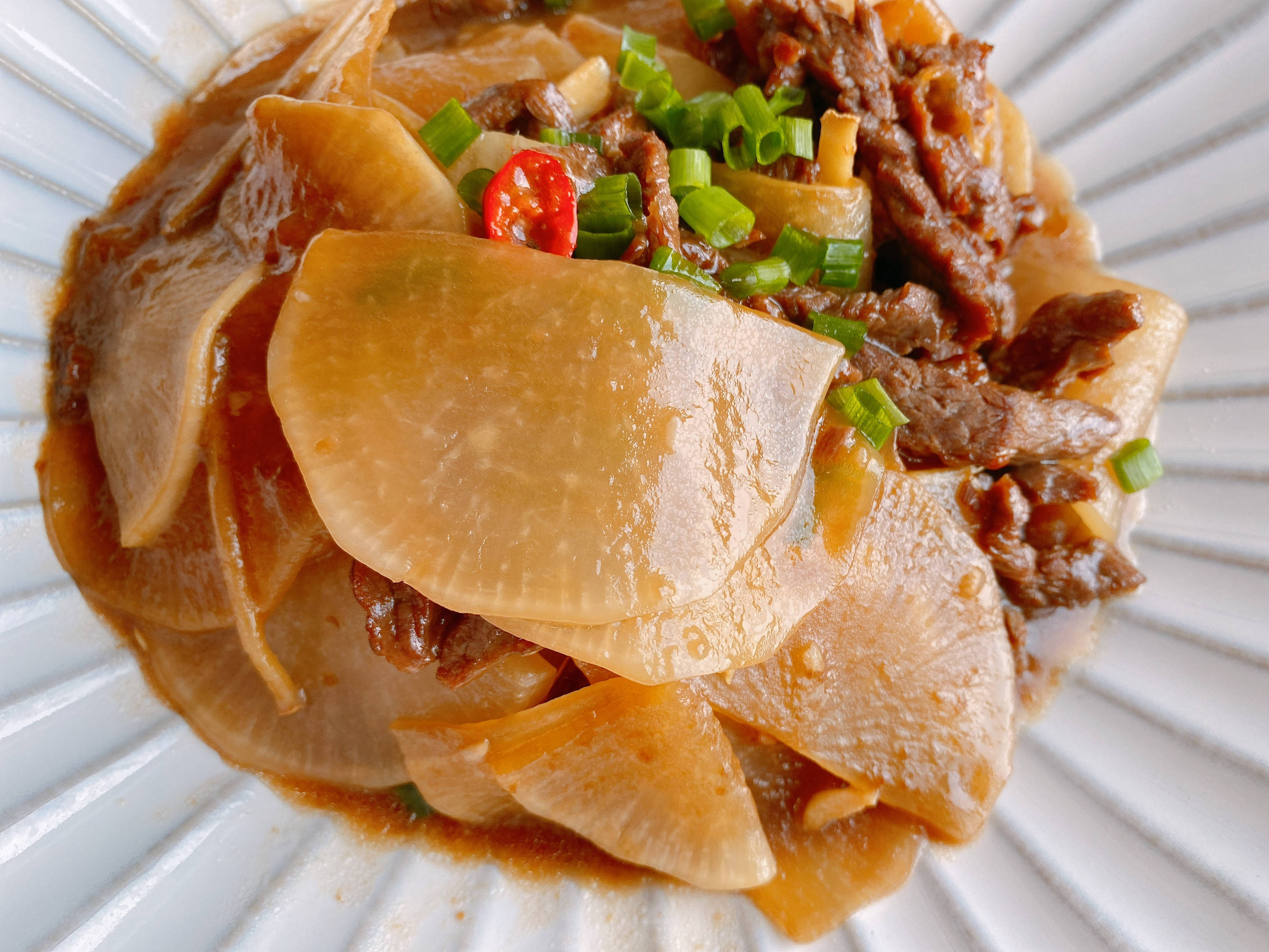 萝卜炒牛肉好吃有技巧,萝卜处理是关键,这样做牛肉滑嫩萝卜鲜甜_水分