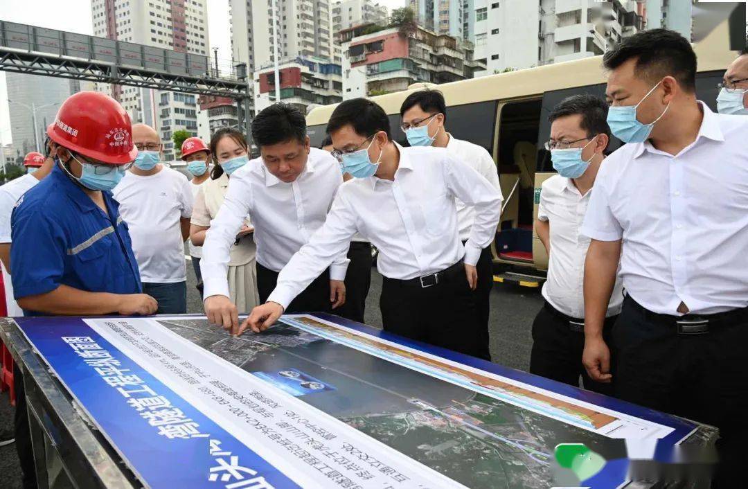 曾风保看望慰问环卫工人并调研汕头海湾隧道建设情况_工作_应急_汕头