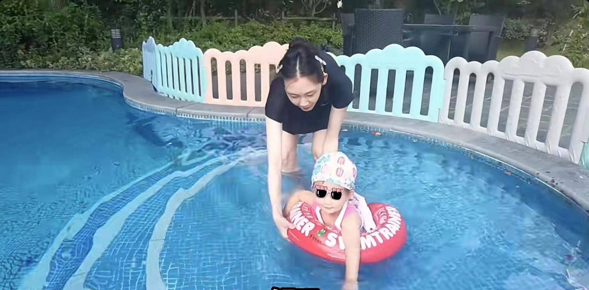 穿泳装肌肤雪白秀蝼蚁腰,1岁女儿似郑恺_画面_豪宅_ana