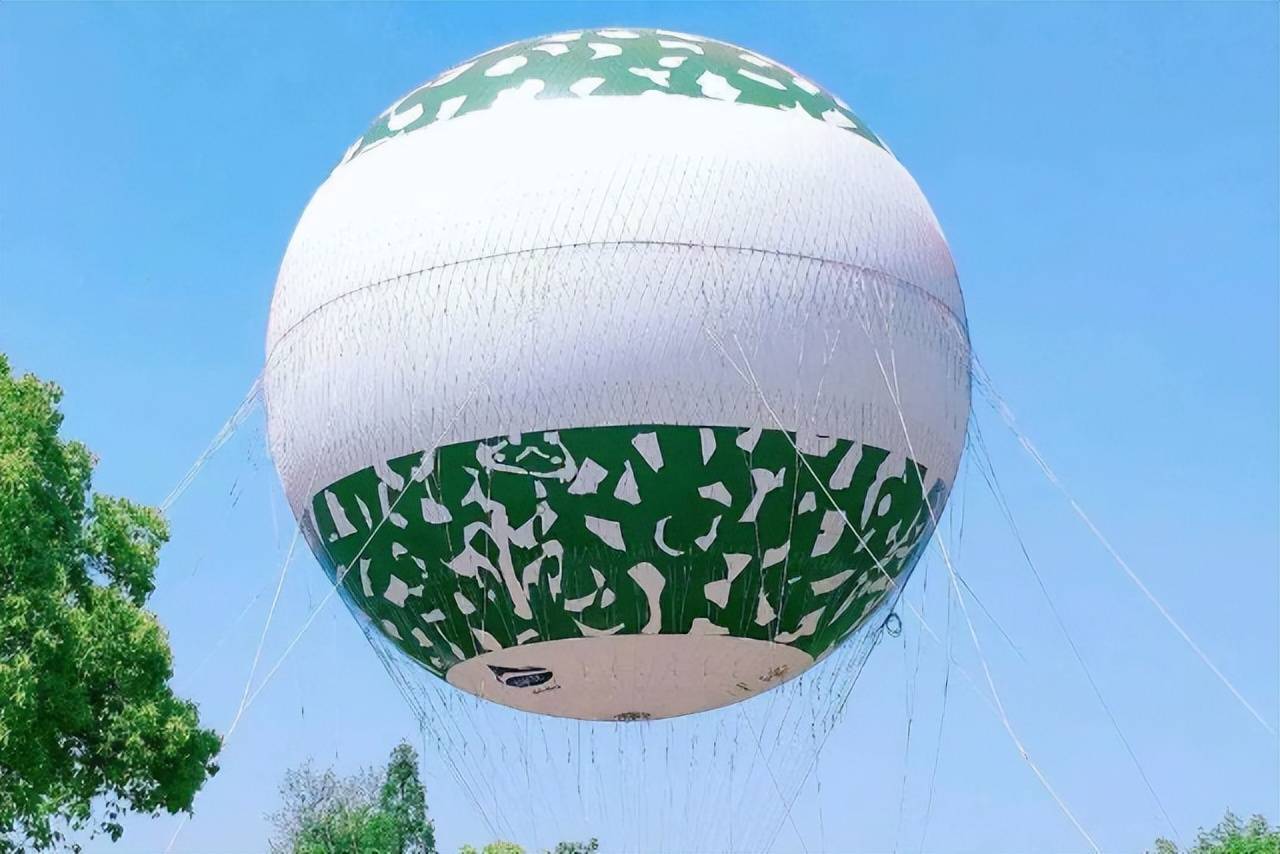 工人乘坐氢气球作业,气球高空飘远失联,载人气球有啥安全隐患?
