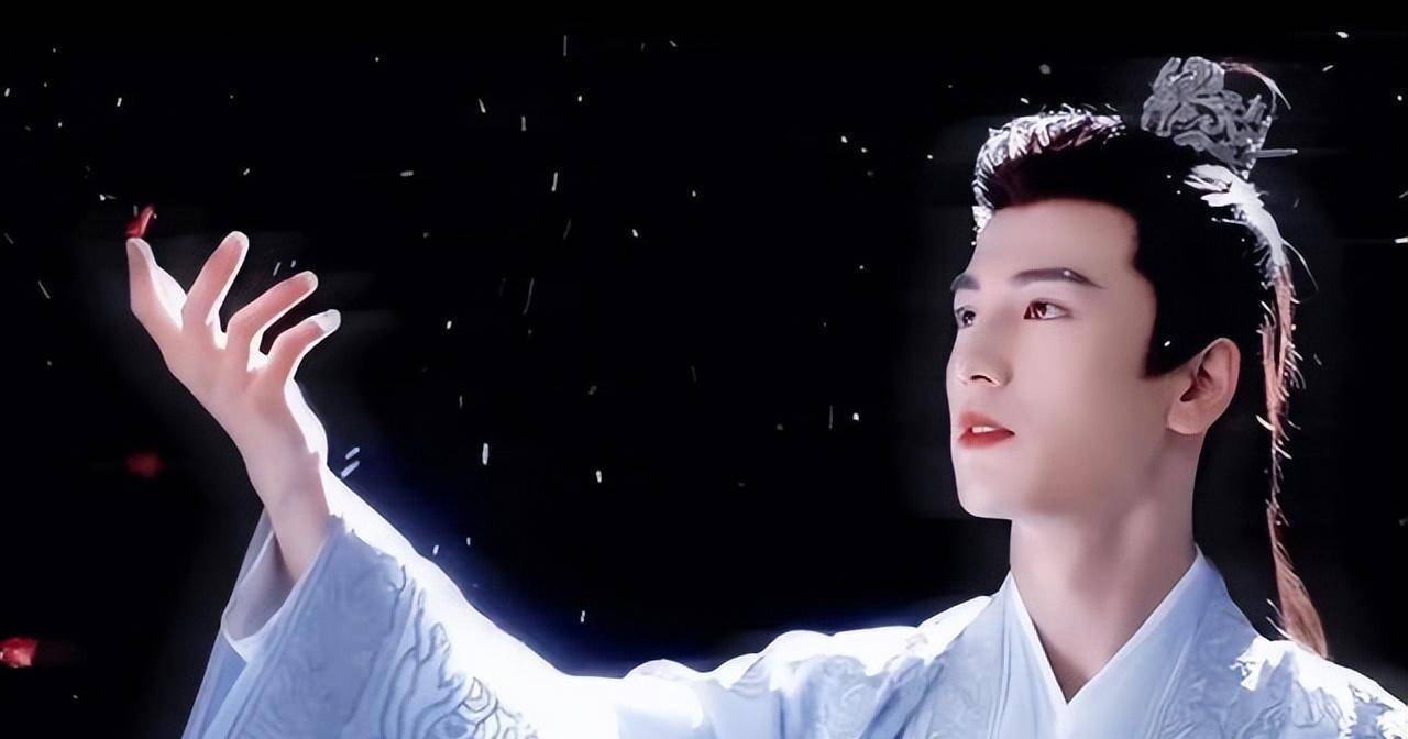 因为张凌赫,期待《天官赐福》播出?