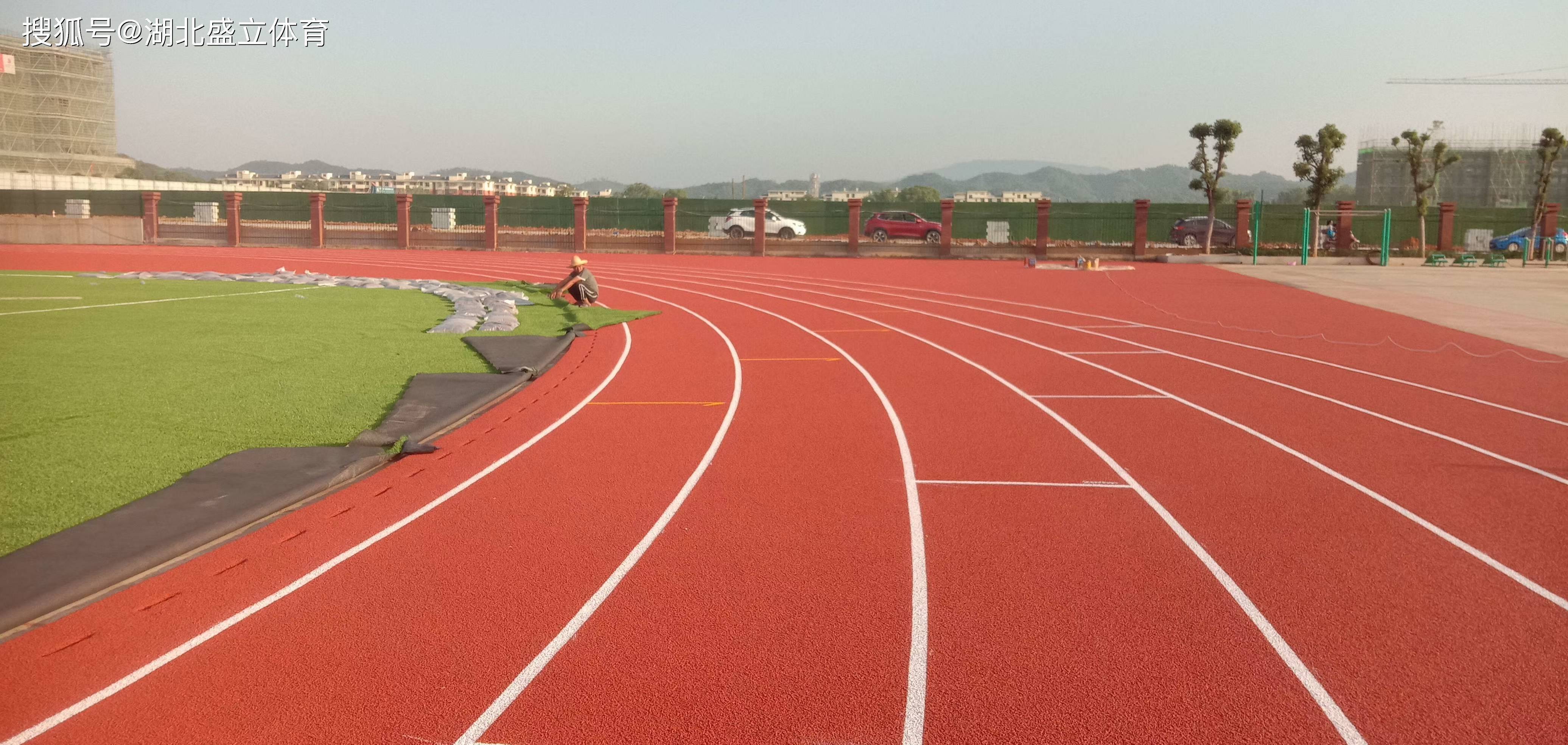 混合型塑胶跑道材料_比赛_颗粒_结构