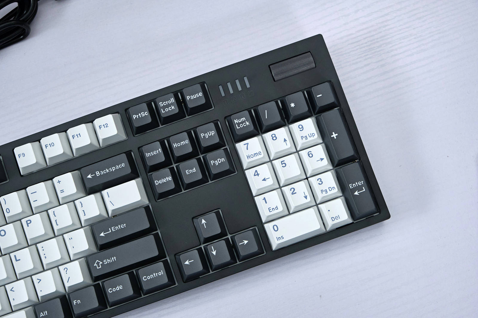 极具辨识度的一抹侧光,darmoshark k9 有线机械键盘分享_滚轮_佳达