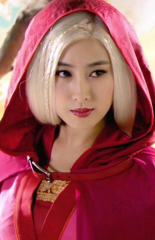 中的白发造型,《画皮》是一部非常唯美的影片,无论黑发还是白发,赵薇