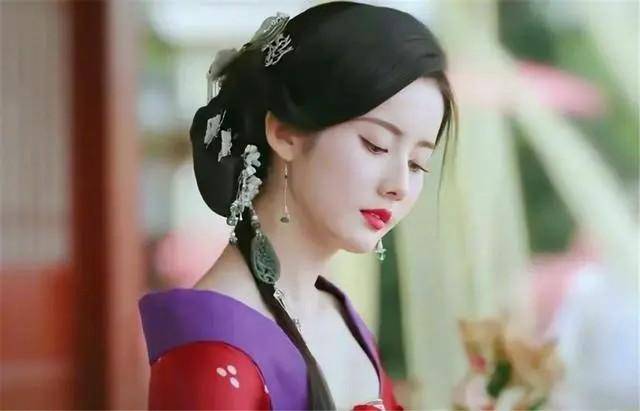 披着古偶外壳的玛丽苏神剧,全剧最大的热点非景如洋扮演的花魁莫属了