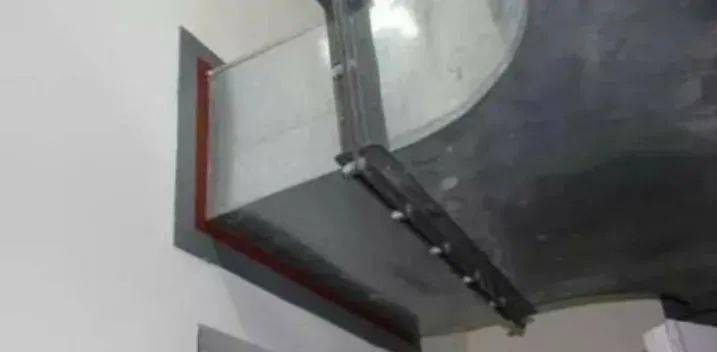 风管穿墙体防火封堵实例1,施工工艺要求1)保温风管在套管内保温层应