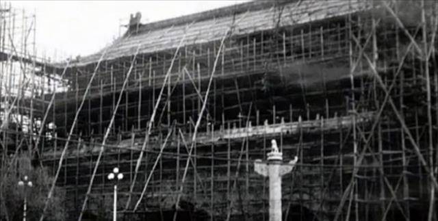 1969年，中央下令：立即拆掉天安门，并秘密重建，这是为何？