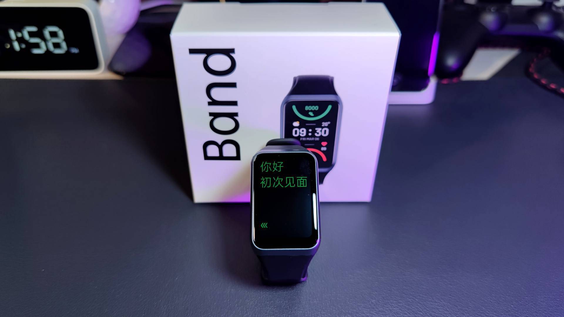 主打轻便的运动手环 oppo 手环2,功能性方面却做到了足够的丰富_屏幕