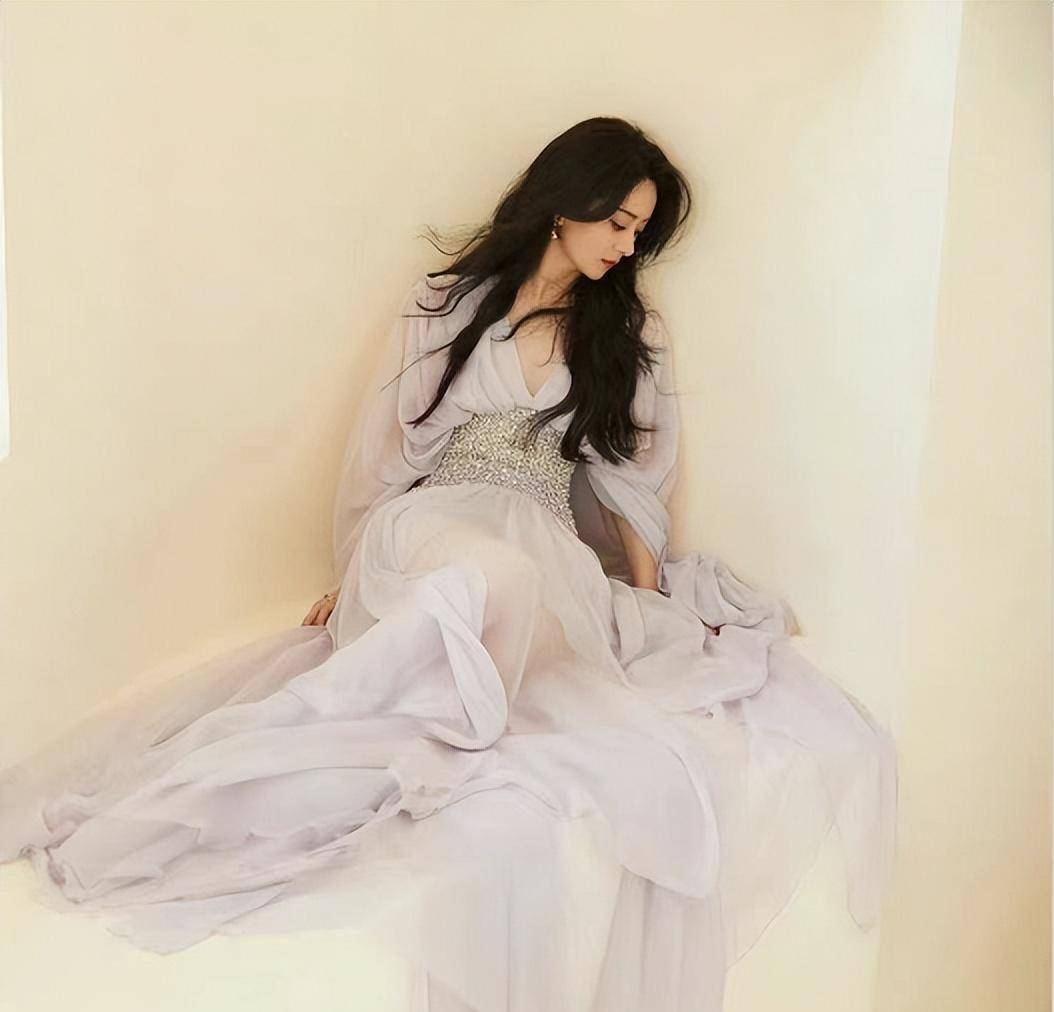 刘信达建议赵丽颖再婚:女为悦己者容,不要辜负卷发和