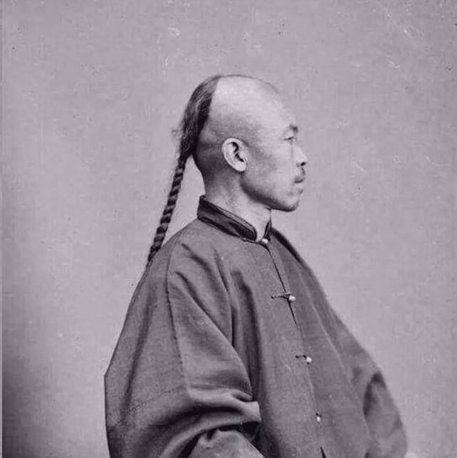 金钱鼠尾辨政治原因喜欢看《还珠格格》以及清宫剧的人一定知道,在清