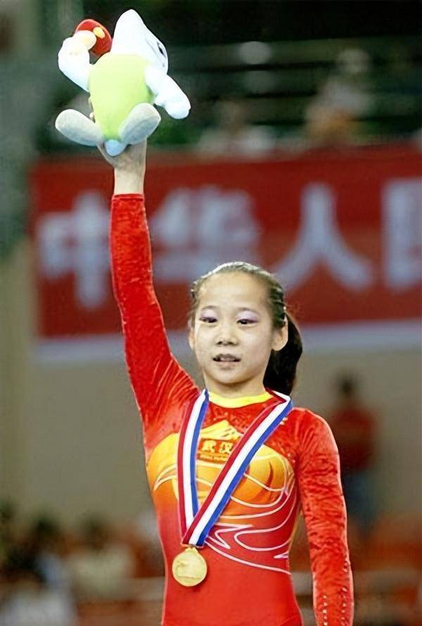 邓琳琳奉命跳险,让美国运动员摇头,帮助中国女子体操队夺冠!