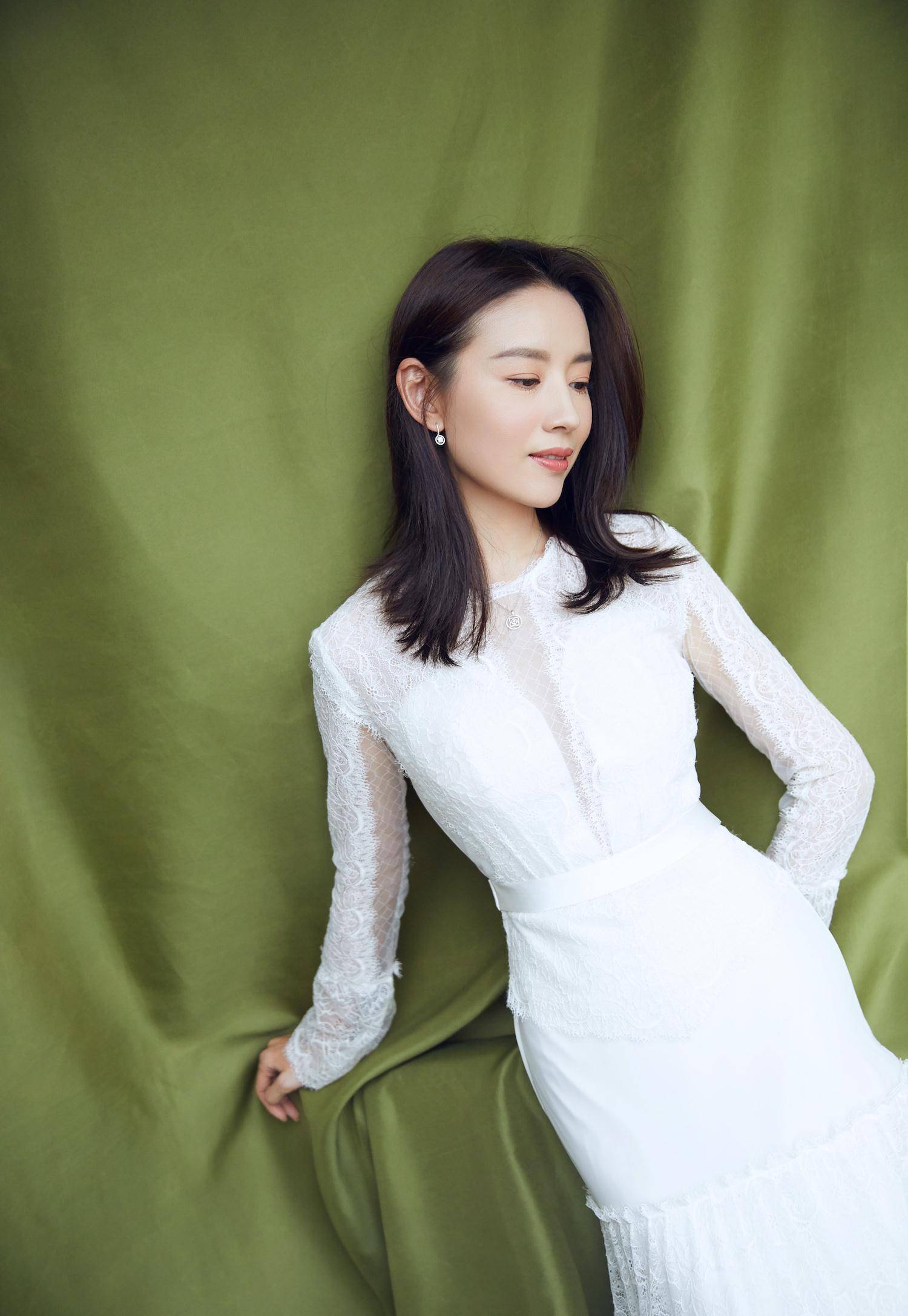 女明星全身抹粉是"基操"?