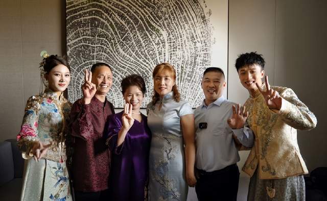 王齐铭和好友们纷纷在网络上面发出动态,告知结婚喜讯.