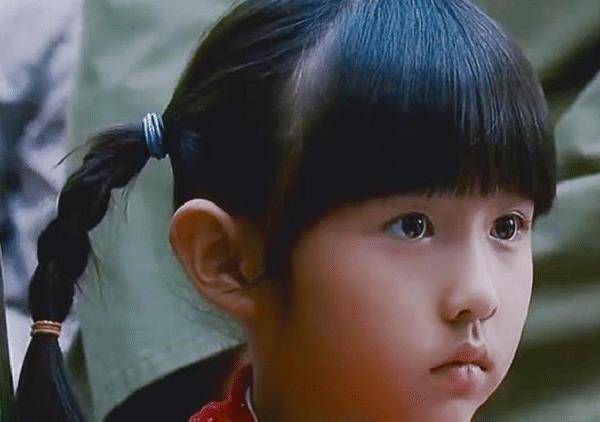 "国民妹妹"张子枫,5岁出道,8岁成名,她凭什么这么牛?