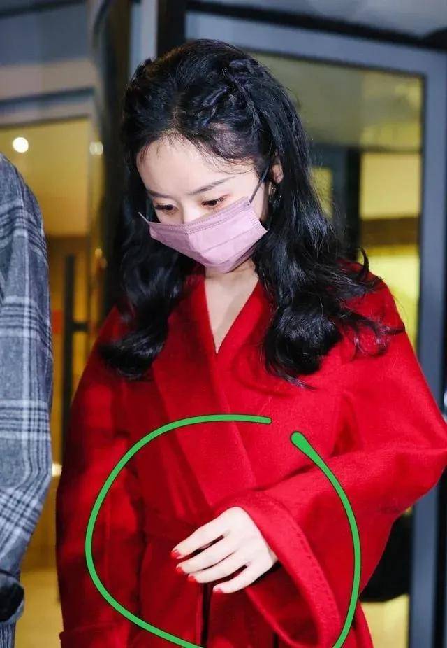 赵丽颖彩排舞台涂"红指甲",穿一身红好搭配_红色_衣服_时候