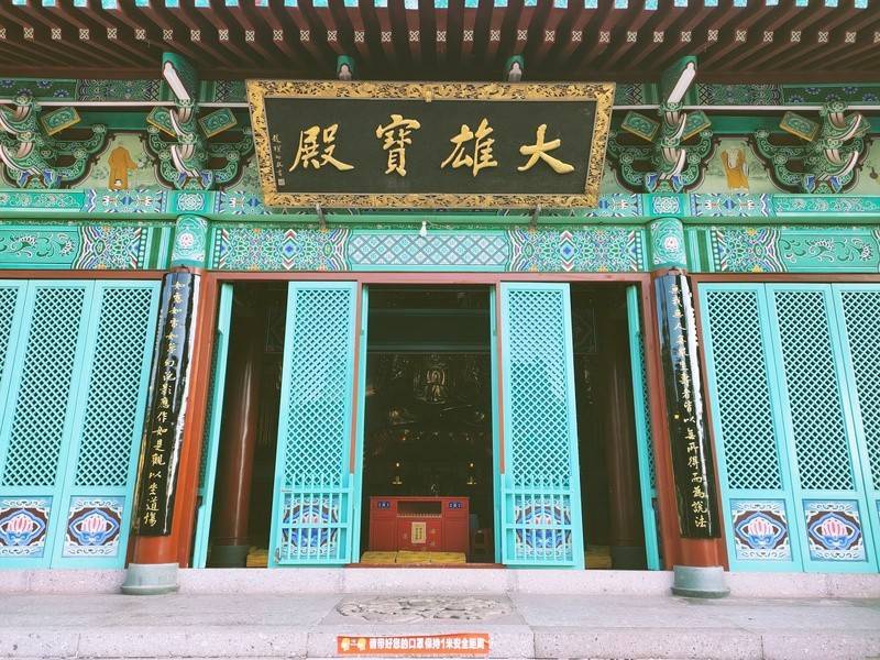 黄梅县五祖寺,始建于唐朝,中国禅宗发源地,曾被御赐为天下祖庭_对联