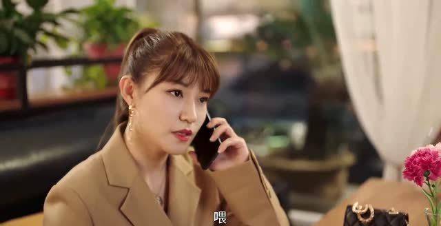 她是《刘老根4》中首个绿茶,辍学去混夜总会,还和男一有感情线_新月