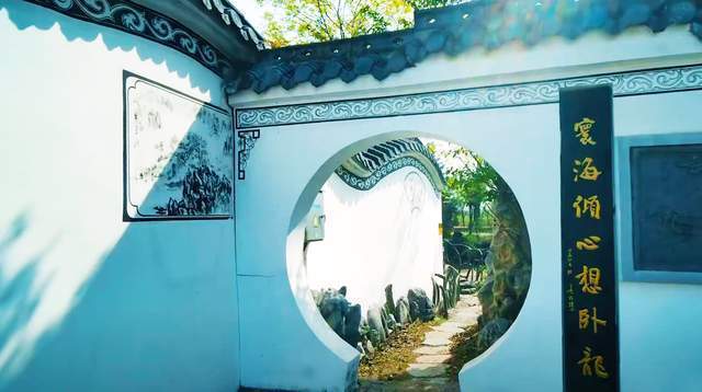 武汉远城区有座江南风庭院，古典建筑遍布其中，小桥流水意境美好