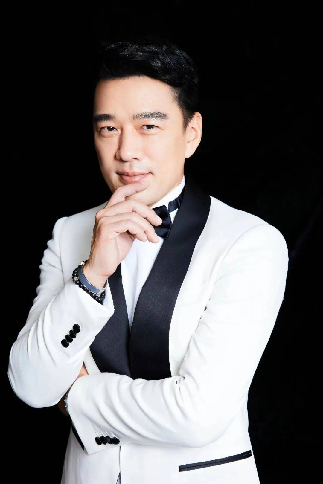 适合演霸总的6个明星,帅而不油,有分寸感,个个都比张翰好太多_王耀庆