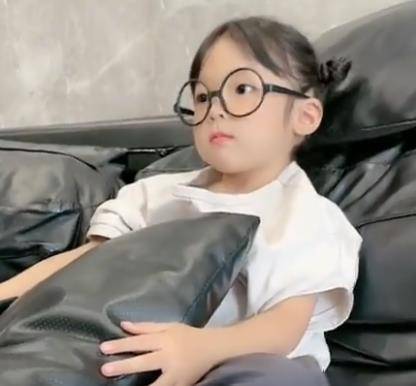 朱籼籼:一个点子,平时和爸爸打成一团,坑爹的时候