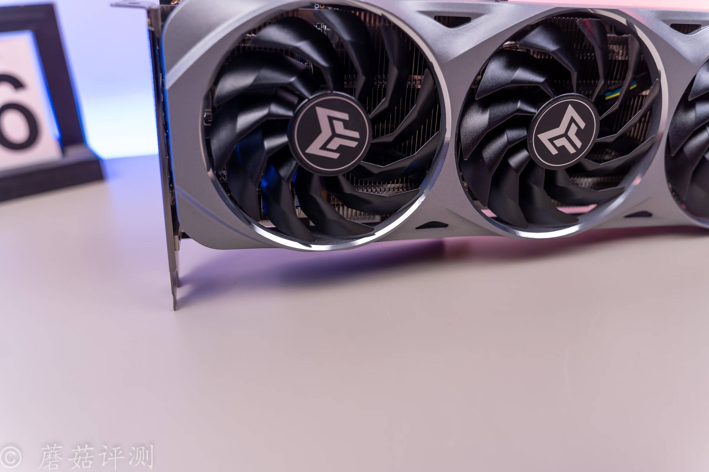 散热优秀,金属质感爆棚,影驰rtx3060ti金属大师oc显卡 评测_部分_设计