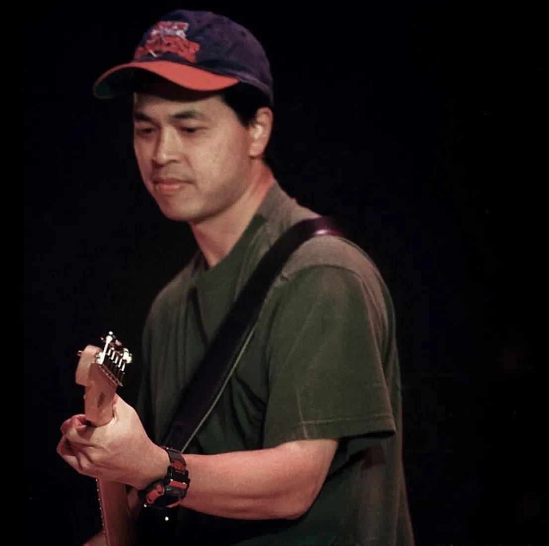 但其实两个人只是普通朋友关系,而陈慧娴真正的男朋友则是自己的音乐