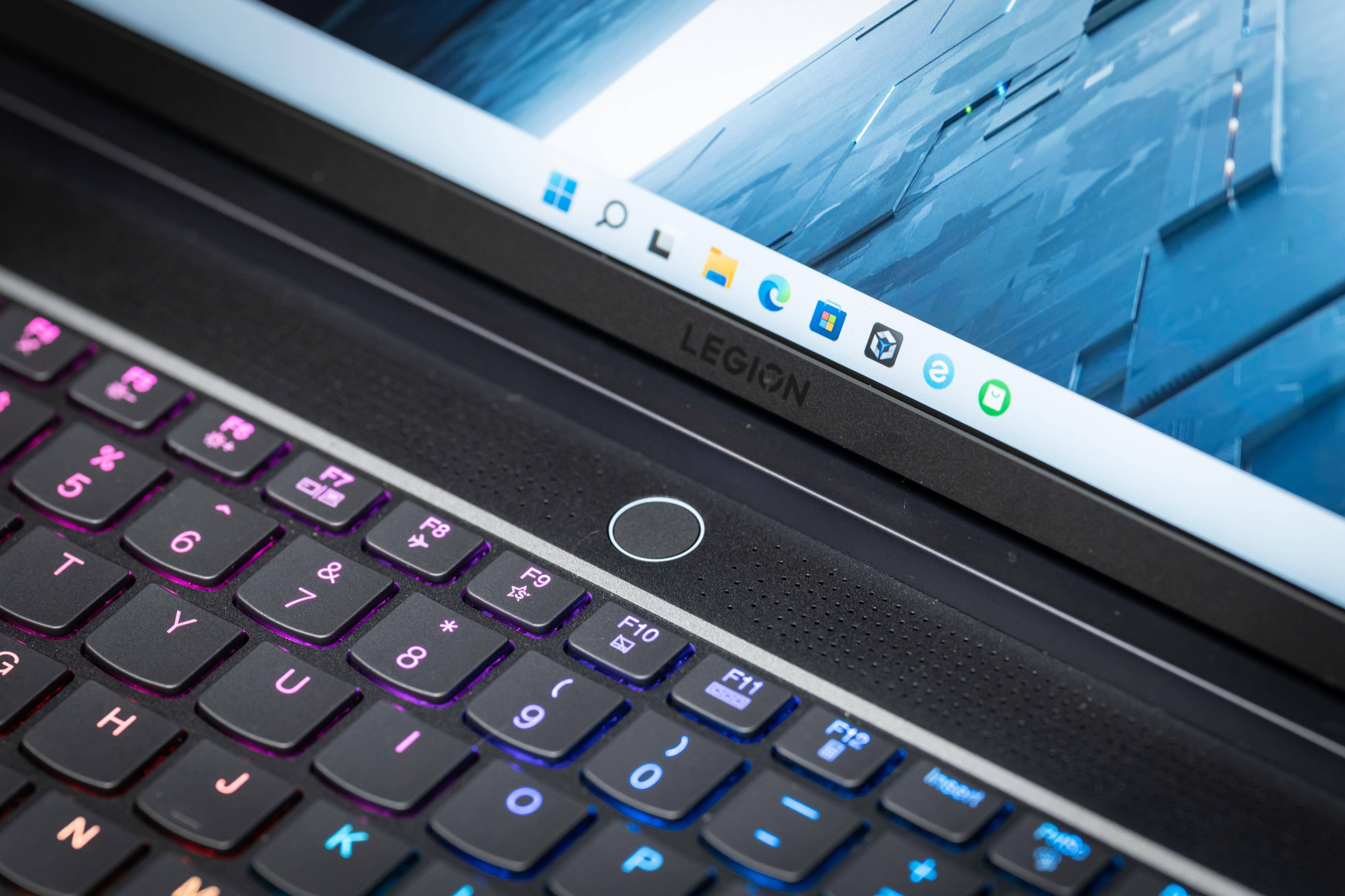 AMD 锐龙 7 6800H + RX 6700M 的双 A 超旗舰游戏本,联想拯救者 R9000K 测评