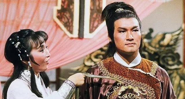 1982年,于无线电视剧集《天龙八部》扮演乔峰.