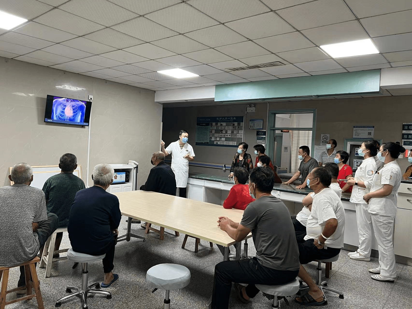 近日,莱西市夏格庄中心卫生院心血管内科医护人员以短视频的形式,对