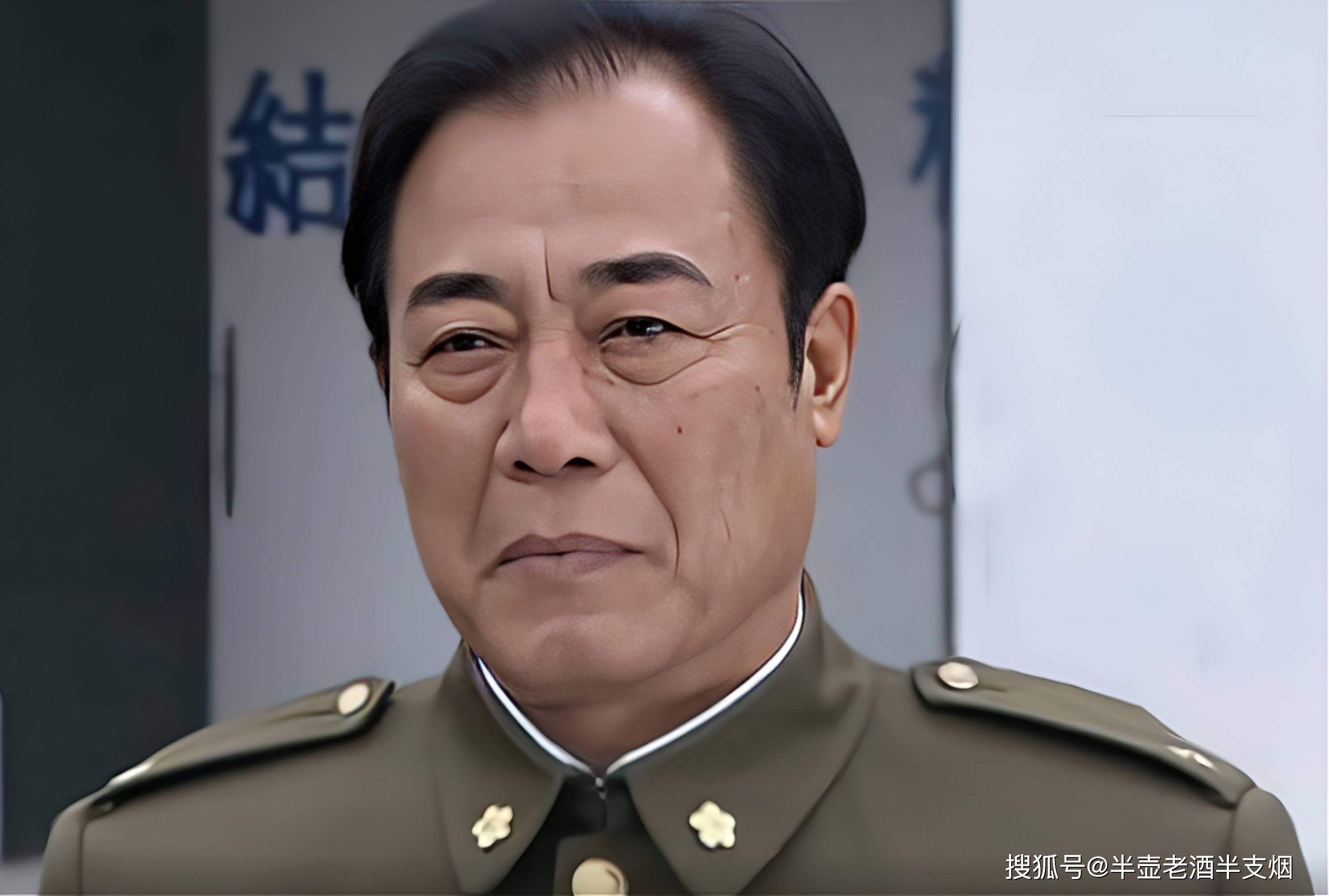 攥着机票不敢逃出昆明,没有机票却能逃出天津,吴敬中沈醉谁是有后台的