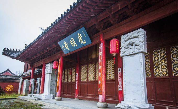 五台山有座寺始建于北齐，有1500多年历史，梁思成为之惊叹
