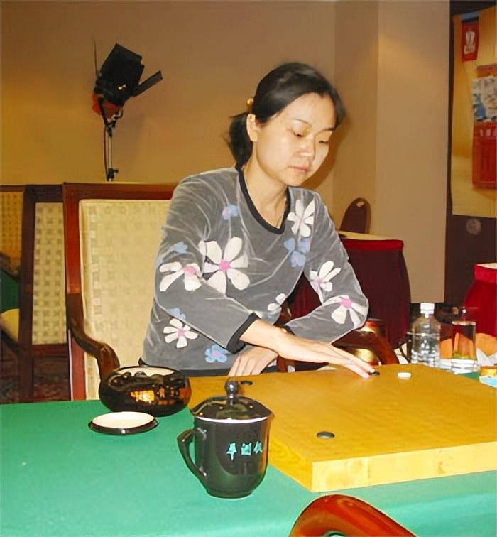 "围棋王子"常昊:娶大他8岁的二婚棋手张璇为妻,现在怎样了?