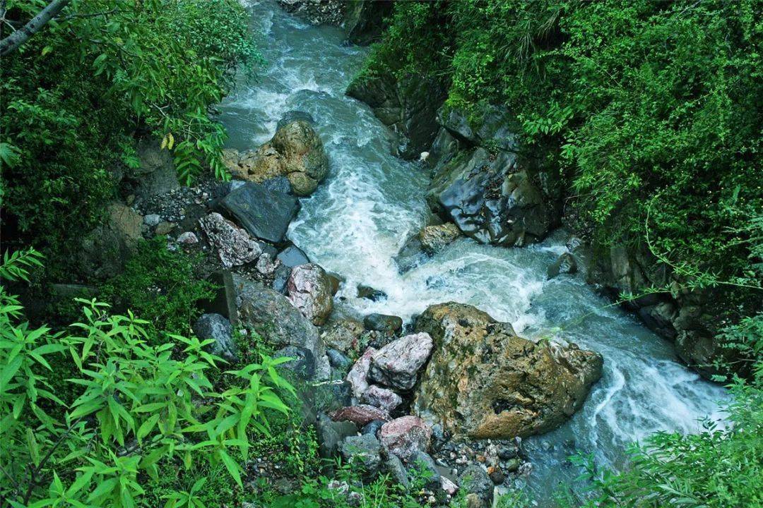 秋色深,秋意浓,邂逅一个诗情画意的鹤庆_黄龙潭_季节_秋水