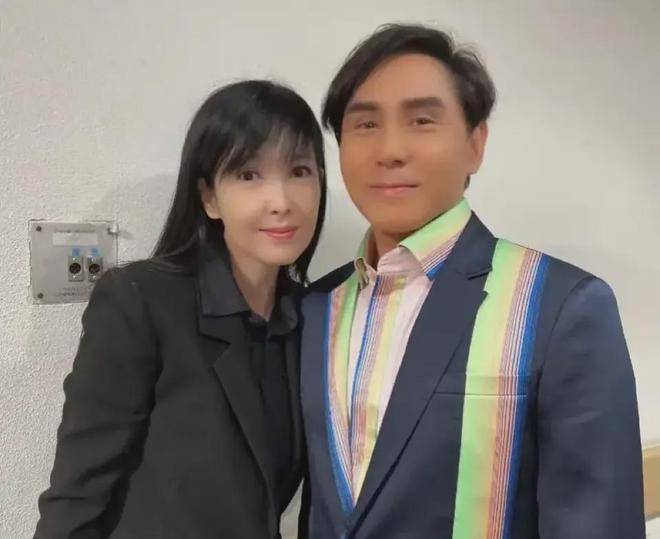 黄凯芹_苦衷_歌声