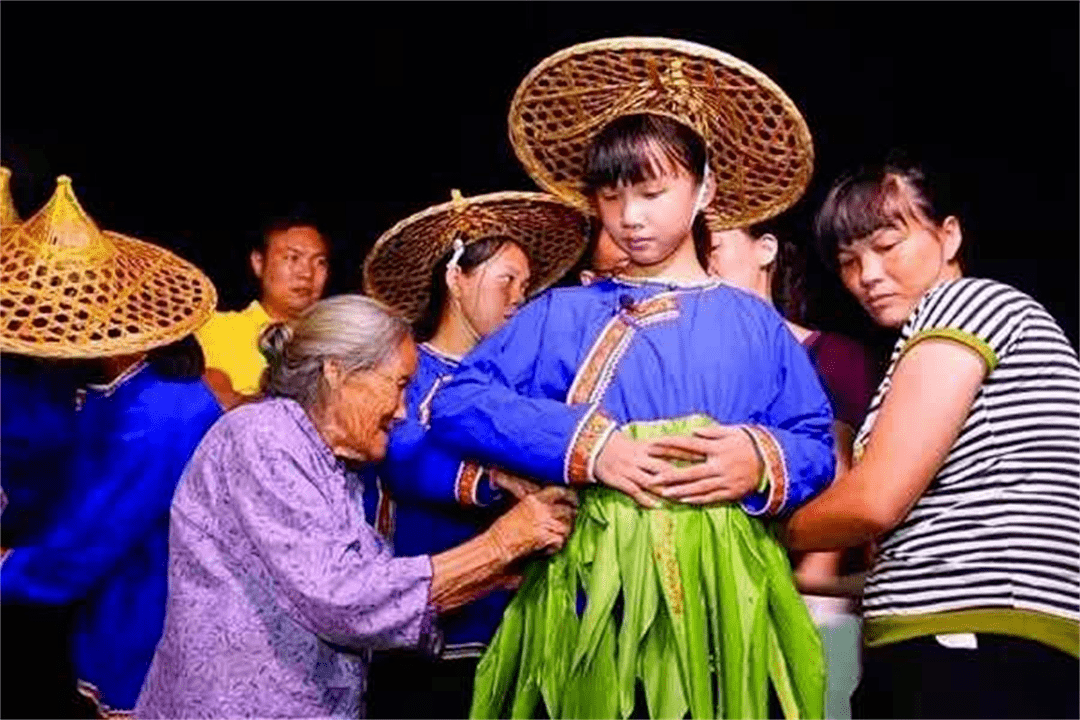 蓝田瑶族服饰图片