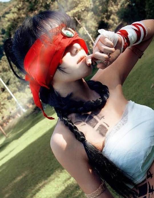 女大学生cos女盲僧,身材成一大亮点,网友:美的不可方物_姐姐_游戏